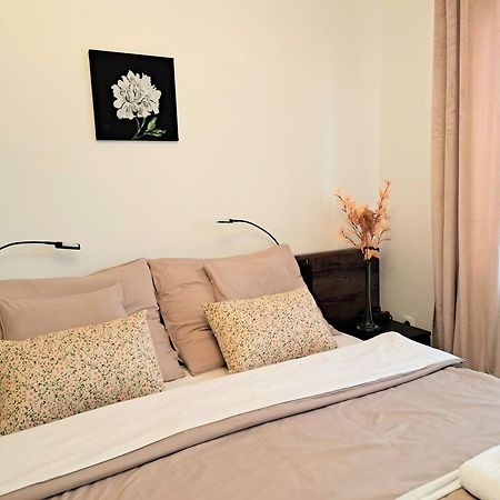 Orient Apartmanhaz Егер Екстериор снимка