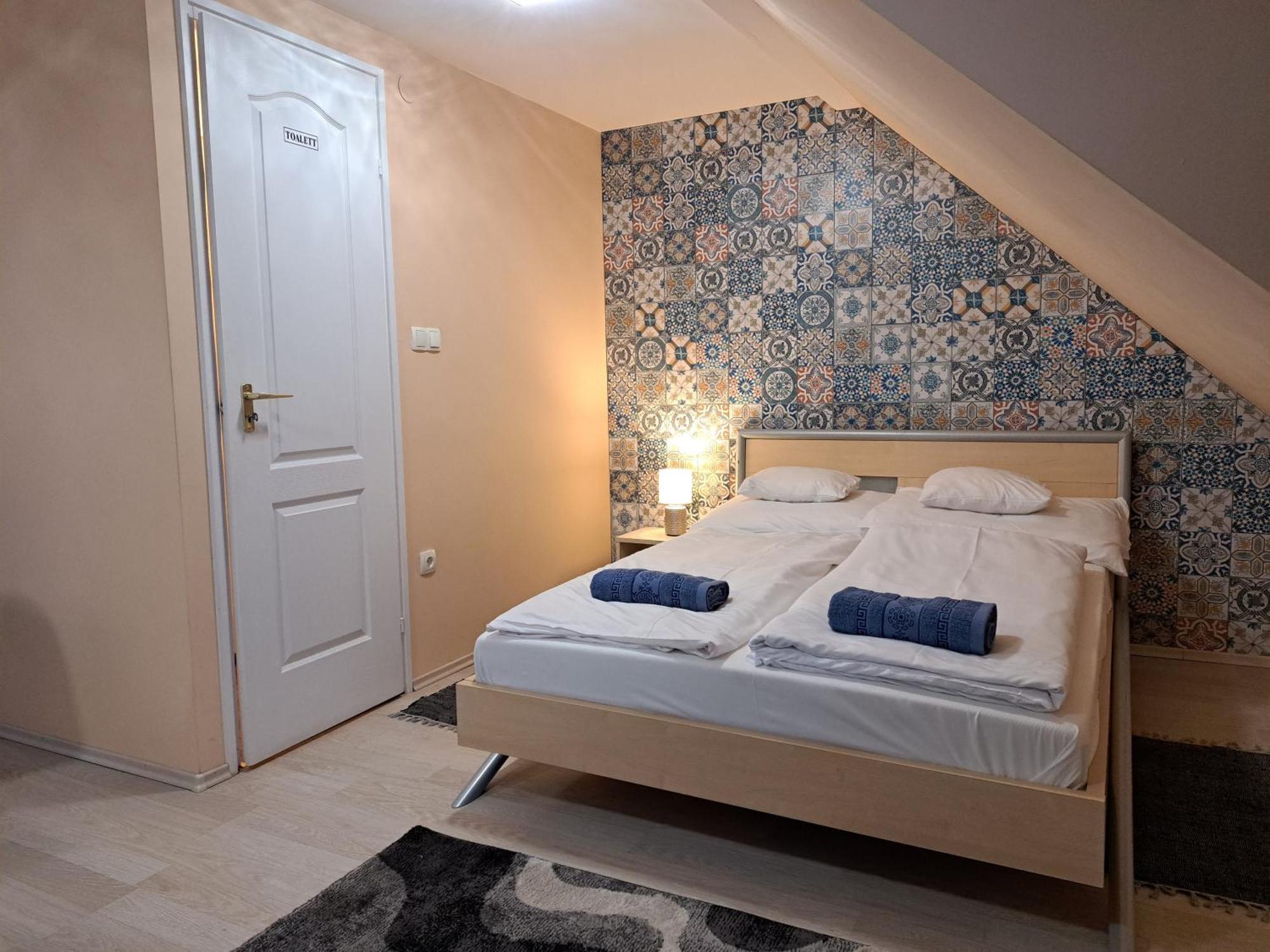 Orient Apartmanhaz Егер Екстериор снимка