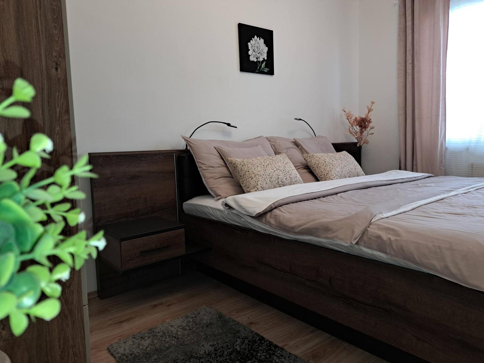 Orient Apartmanhaz Егер Екстериор снимка