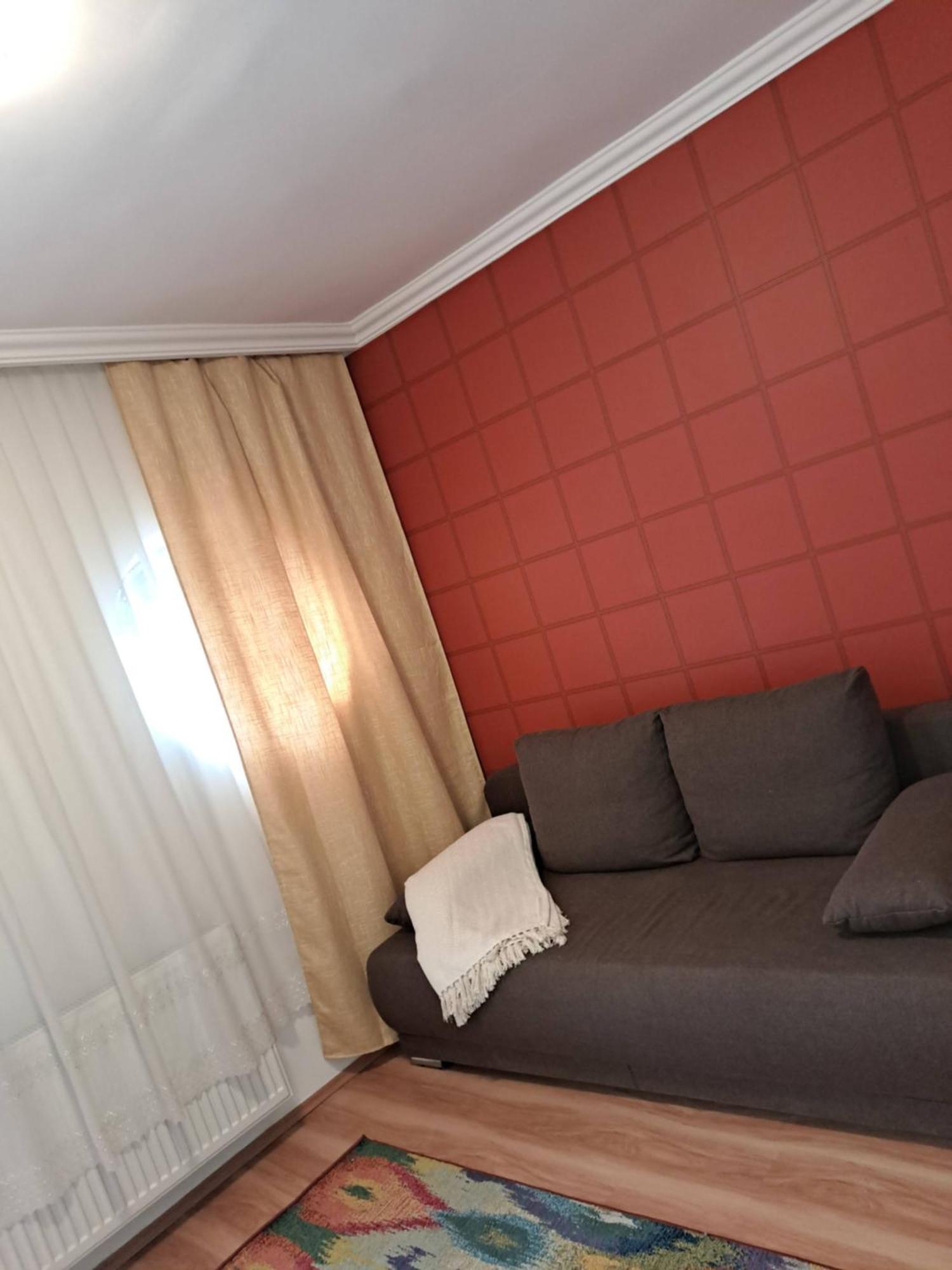 Orient Apartmanhaz Егер Екстериор снимка