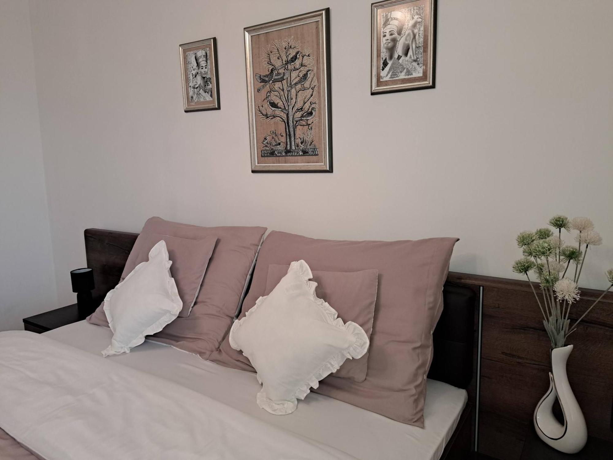 Orient Apartmanhaz Егер Екстериор снимка