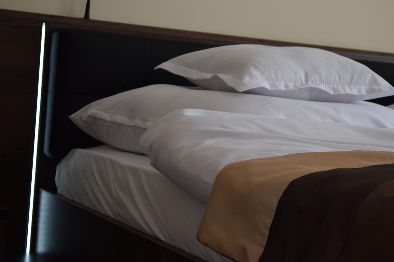 Orient Apartmanhaz Егер Екстериор снимка