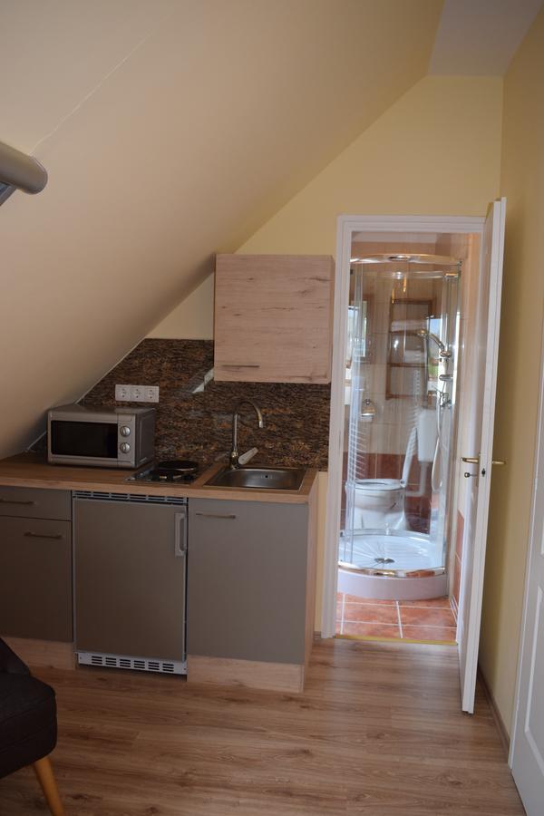 Orient Apartmanhaz Егер Екстериор снимка